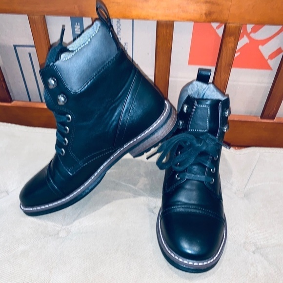 Goodfellows Men's Jeffrey Cap Toe Boots. - Picture 1 of 14